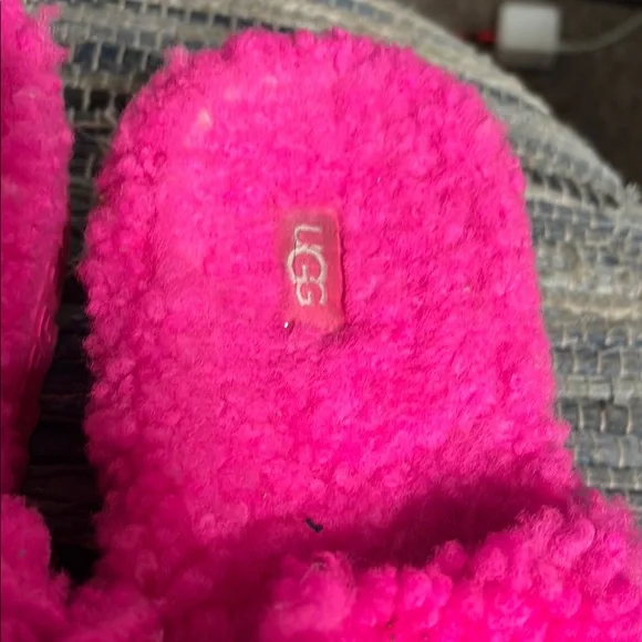 UGG Pink Plush Slippers Cozy Slide Style - Picture 3 of 8